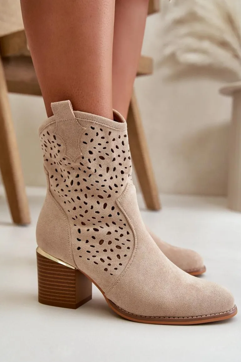 Ażurowe Botki Na Słupku Z Eko Zamszu Zapinane Na Zamek Beżowe Sevana