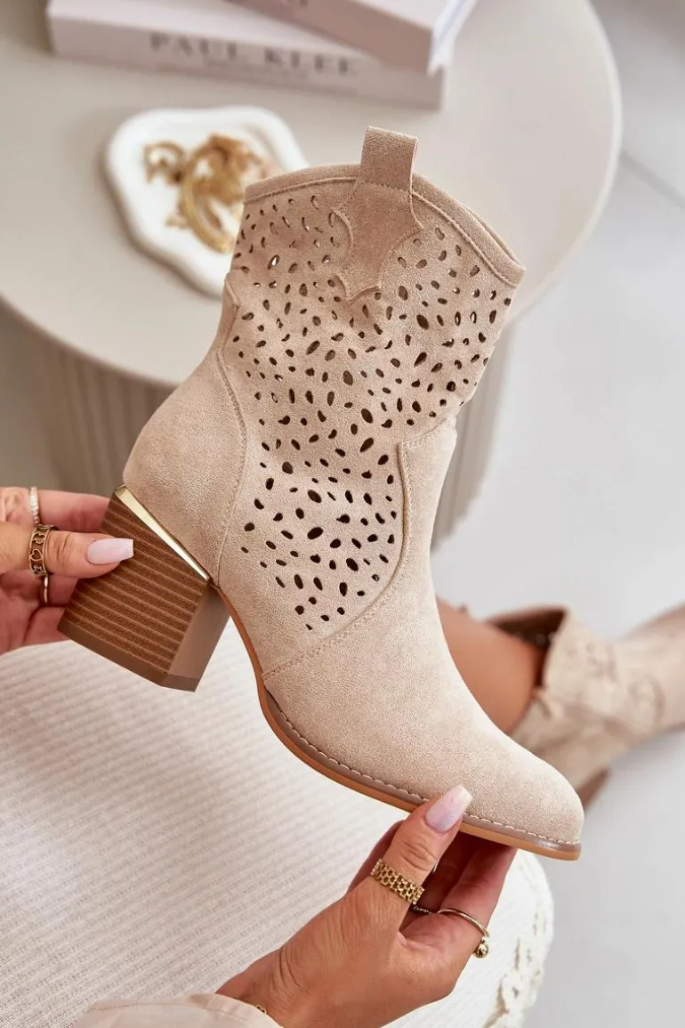 Ażurowe Botki Na Słupku Z Eko Zamszu Zapinane Na Zamek Beżowe Sevana