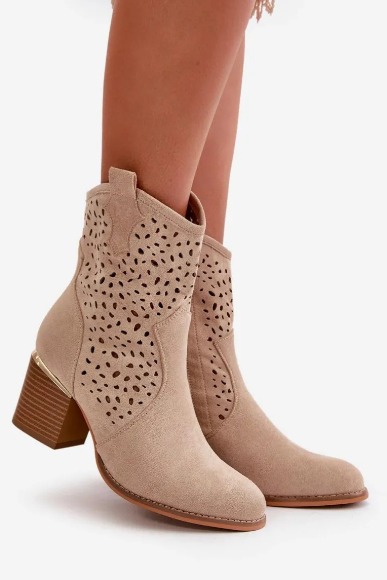 Ażurowe Botki Na Słupku Z Eko Zamszu Zapinane Na Zamek Beżowe Sevana