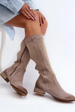 Ażurowe Kozaki Damskie Na Niskim Obcasie Z Naturalnego Zamszu Maciejka 06467-04 Beżowe