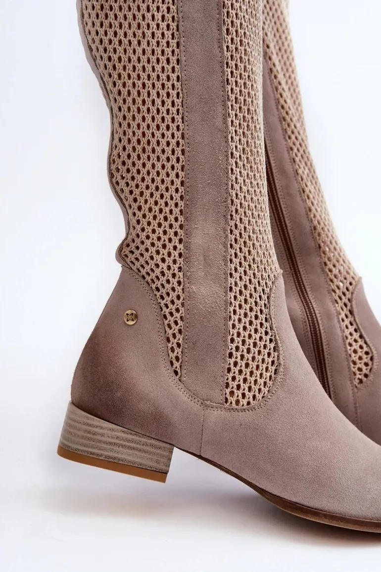 Ażurowe Kozaki Damskie Na Niskim Obcasie Z Naturalnego Zamszu Maciejka 06467-04 Beżowe