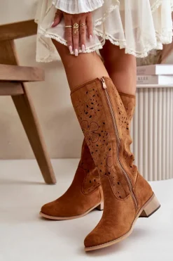 Ażurowe Kozaki Damskie Na Niskim Obcasie Eko Zamszowe Zapinane Na Zamek Camel Orchides