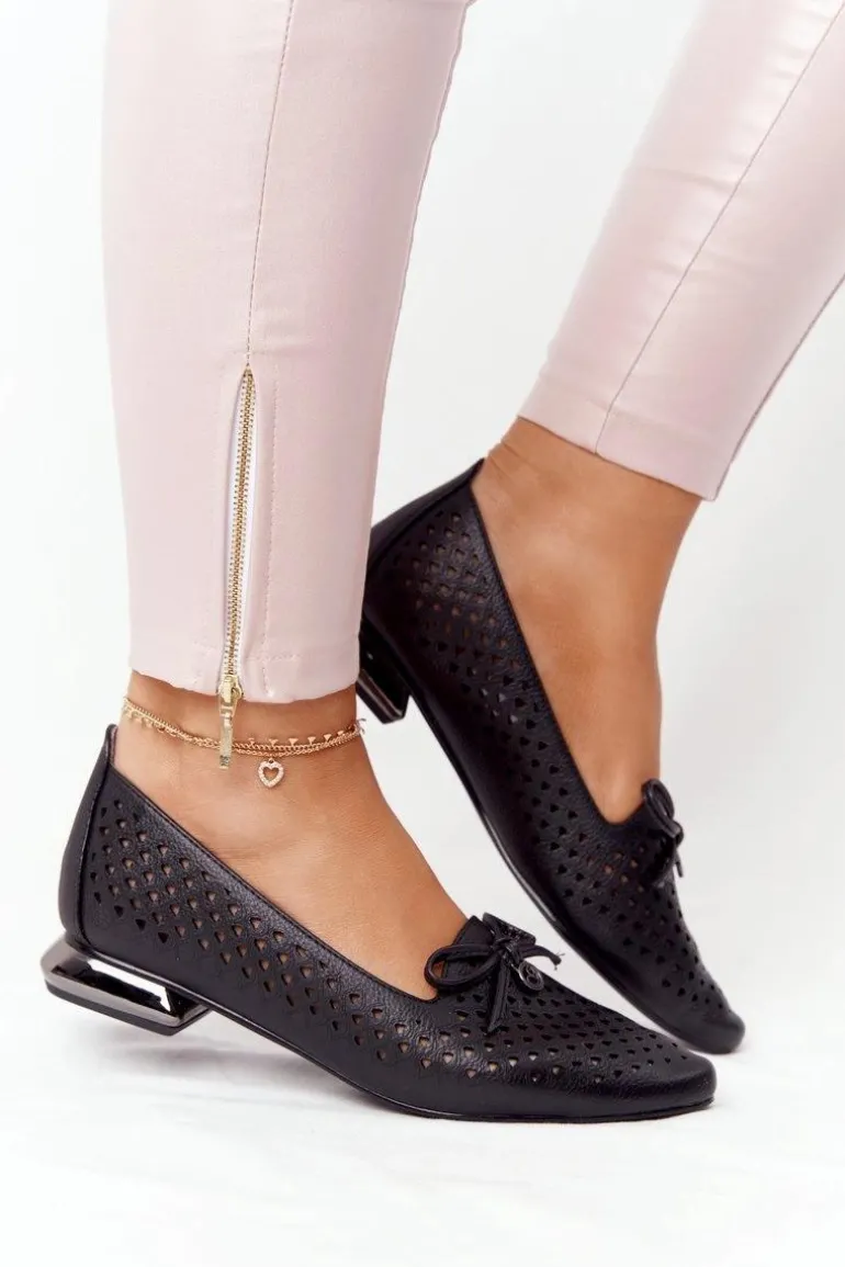 Ażurowe Mokasyny Na Srebrnym Obcasie Vinceza 21-10602 Czarne
