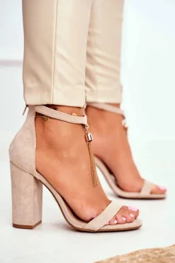 Beżowe Zamszowe Sandałki na Słupku z Frędzlem Annick