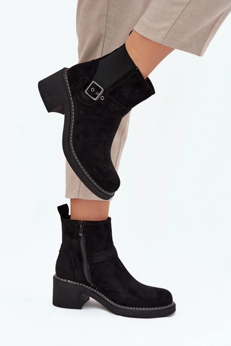 Botki Damskie Na Klocku Z Klamrą Czarne Nymera