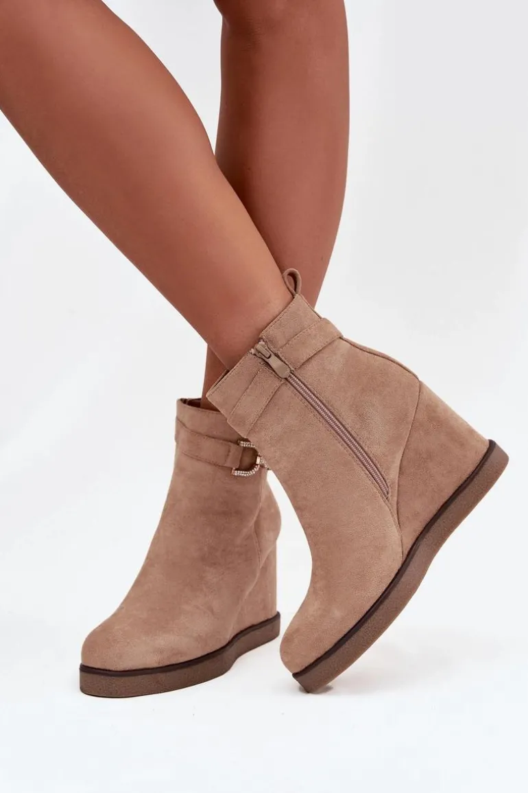 Botki Damskie Na Koturnie Z Ozdobnym Detalem Beżowe Marivana