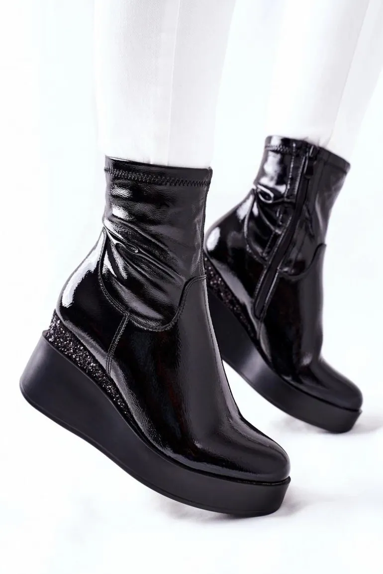 Botki Damskie Na Koturnie Lakierowane Czarne Therapie