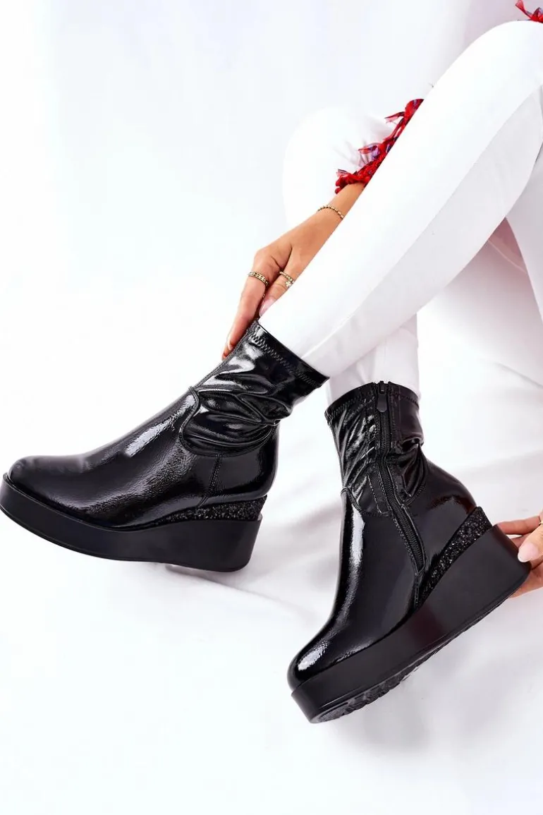 Botki Damskie Na Koturnie Lakierowane Czarne Therapie