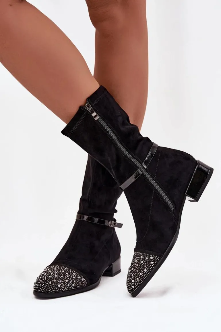 Botki Damskie Na Niskim Obcasie Ze Zdobieniem I Paskiem D&A MR52-165 Czarne