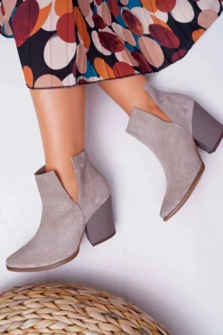 Botki Damskie Na Obcasie Wiosenne Skóra Zamsz Cappuccino Nicole 2430