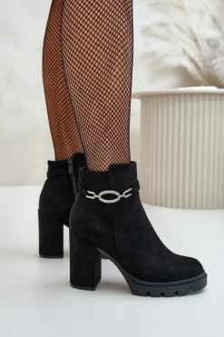 Botki Damskie Na Słupku Eko Zamszowe Z Ozdobnym Paskiem Czarne Maivone