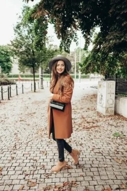 Botki Damskie Na Słupku Kowbojki Beżowe Maverick