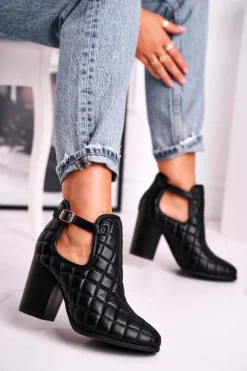 Botki Damskie Na Słupku Pikowane Z Wycięciami Czarne Dreams