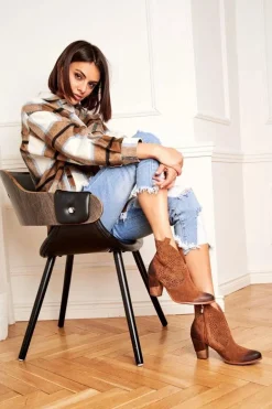 Botki Damskie Na Słupku Skórzane Welurowe Kowbojki Exquisite Brązowe 1170