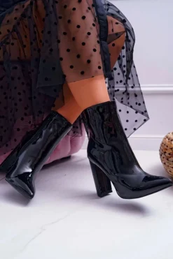 Botki Damskie Na Słupku W Szpic Lakierowane Czarne Demens