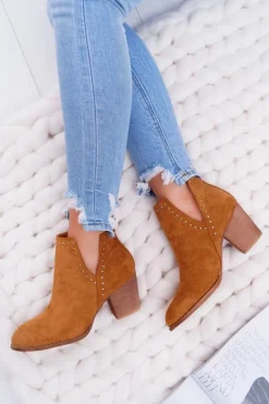 Botki Damskie Na Słupku Wsuwane z Wycięciami Camel ManiMani