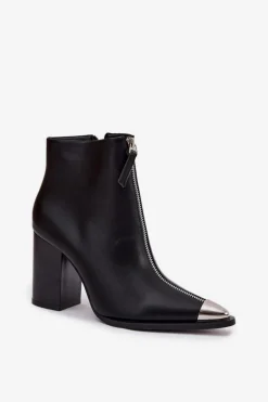 Botki Damskie Na Słupku Z Ozdobnym Zamkiem Czarne Wiviane