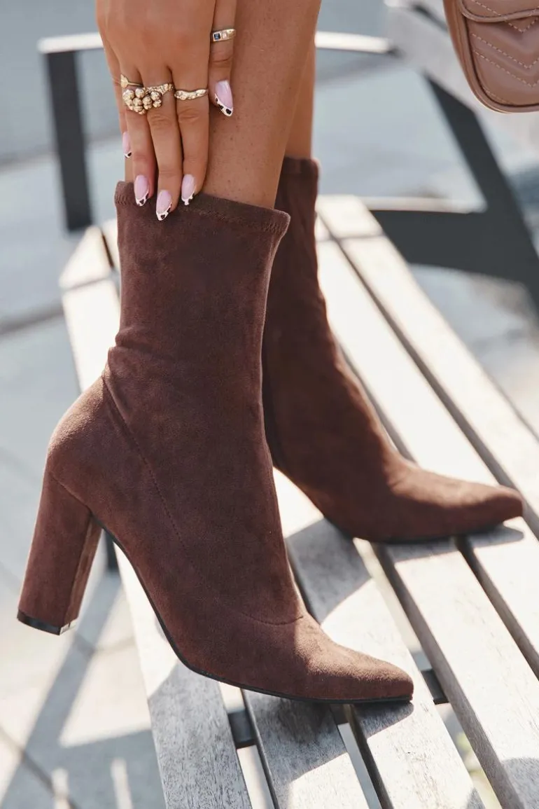 Botki Damskie Na Słupku Z Przeszyciami Brązowe Rosivelle