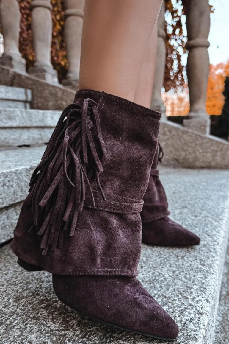 Botki Damskie Na Słupku Z Frędzlami I Złotymi Klamrami Czekoladowe Evelisse