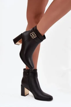Botki Damskie Na Słupku Z Paskiem I Złotym Detalem Czarne Galinne