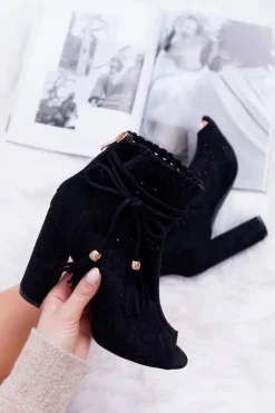 Botki Damskie Na Słupku Zamszowe Czarne Corinne