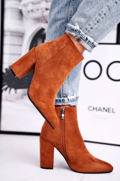 Botki Damskie na Słupku Zamszowe Camel Sharks