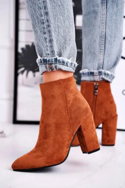 Botki Damskie na Słupku Zamszowe Camel Sharks