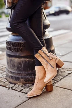 Botki Damskie Na Słupku Zamszowe Beżowe Anabelle