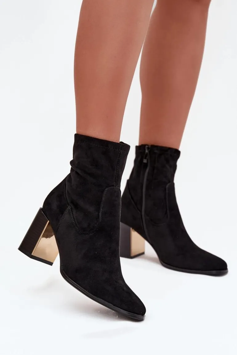 Botki Damskie Na Słupku Ze Złotym Elementem Ocieplane Czarne Amelisse