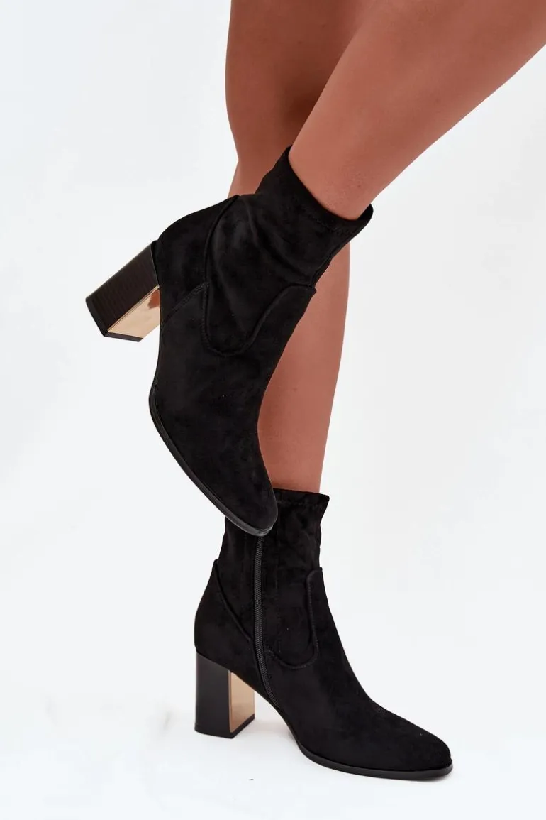 Botki Damskie Na Słupku Ze Złotym Elementem Ocieplane Czarne Amelisse