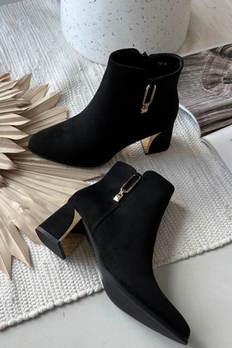 Botki Damskie Na Słupku Ze Złotymi Detalami Czarne Kalivra