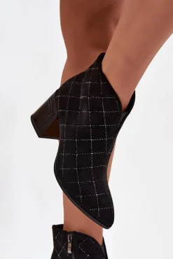 Botki Damskie Na Słupku Ze Zdobieniem D&A MR52-133 Czarne