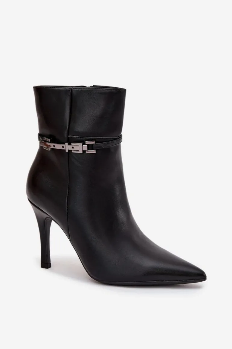 Botki Damskie Na Szpilce Z Paskiem I Srebrnym Elementem Ocieplane Czarne Bellisse