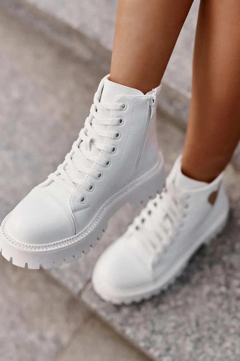 Botki Damskie Na Zamek Z Ozdobnym Sercem Białe Obeena