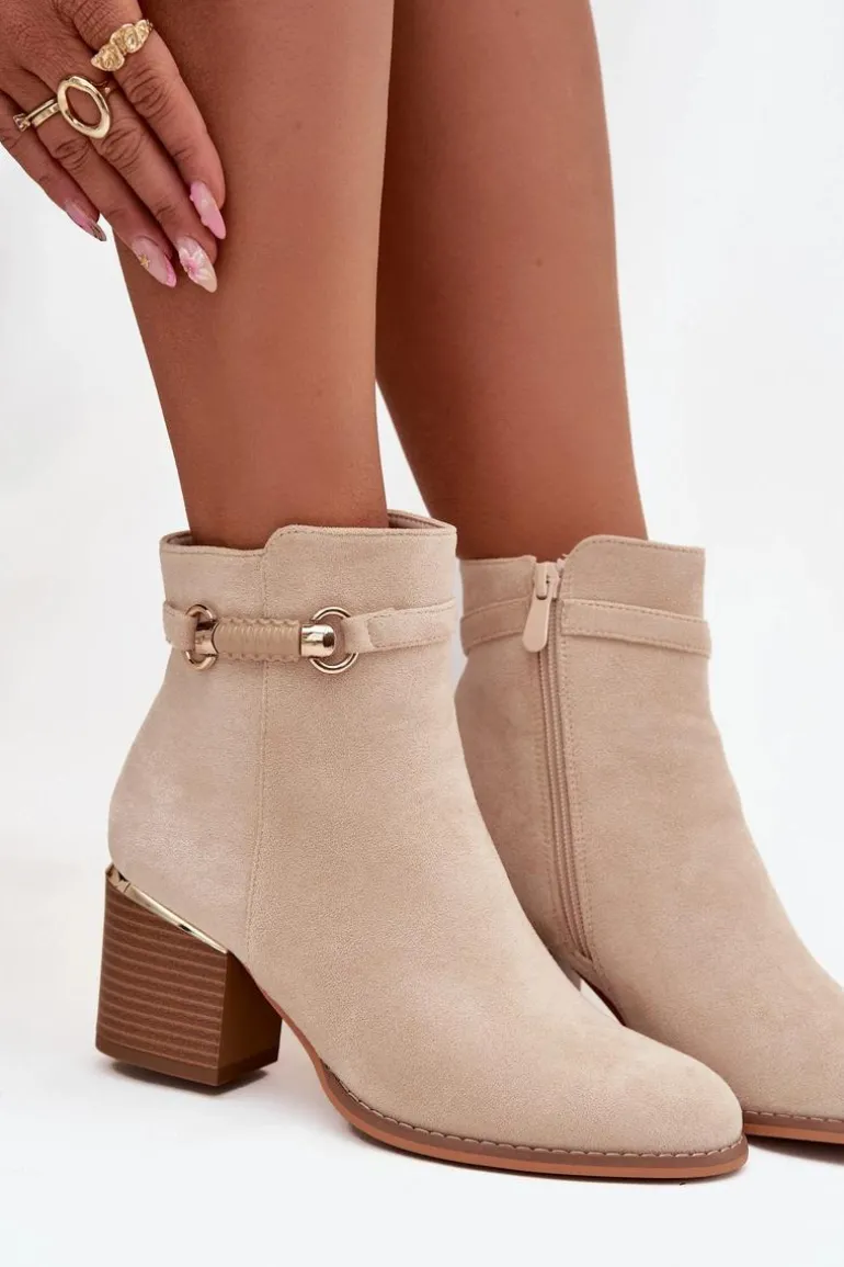 Botki Damskie Ocieplane Na Słupku Z Ozdobnym Paskiem Beżowe Galissa