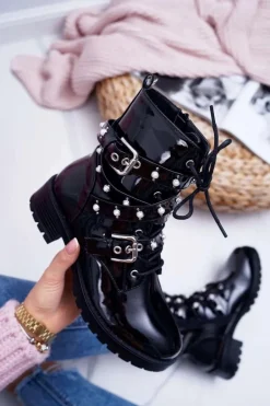 Botki Damskie Płaskie Lakierowane Z Perełkami Czarne Domination