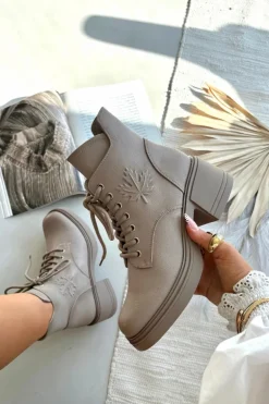 Botki Damskie Skórzane Na Klocku Ocieplane Vinceza 39950 Beżowe