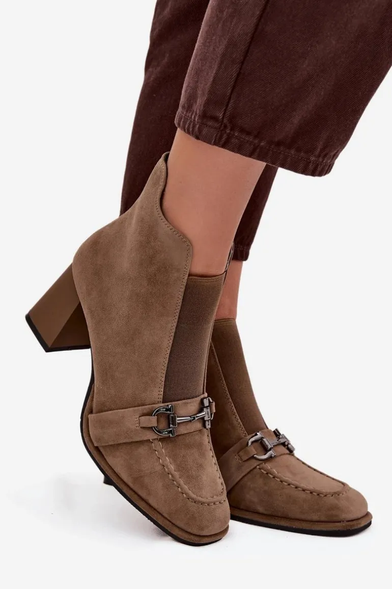 Botki Damskie Z Naturalnego Zamszu Na Słupku Artiker 57C0221 Beżowe