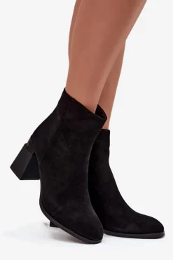 Botki Damskie Z Naturalnego Zamszu Na Słupku Ocieplane D&A CR52-718 Czarne