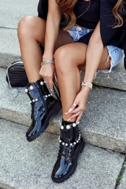 Botki Damskie Z Perełkami Lakierowane Czarne Mystique