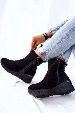 Botki Na Koturnie Zamszowe Czarne Athelaine