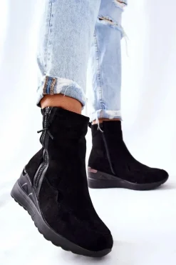 Botki Na Koturnie Zamszowe Czarne Athelaine