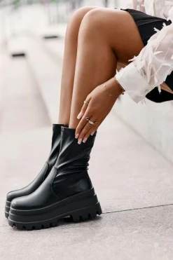 Botki Na Masywnej Platformie Czarne Florinara