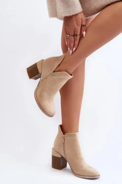 Botki Na Masywnym Słupku Z Wycięciem Jasnobeżowe Jolnima