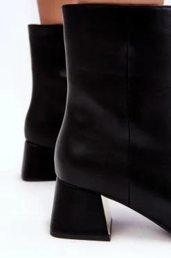 Botki Na Obcasie Z Ozdobą Czarne Adinah