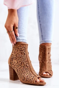 Botki Na Słupku Ażurowe Camel Brittany