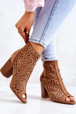 Botki Na Słupku Ażurowe Camel Brittany