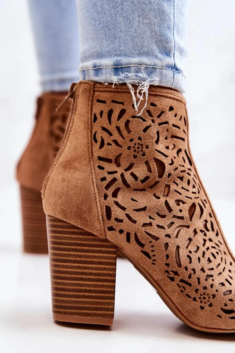 Botki Na Słupku Ażurowe Camel Brittany