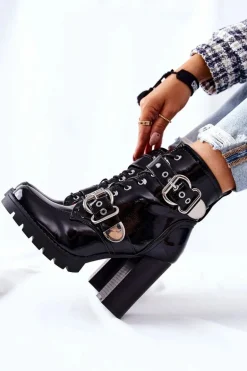 Botki Na Słupku Lakierowane Z Klamrą Czarne Flaris