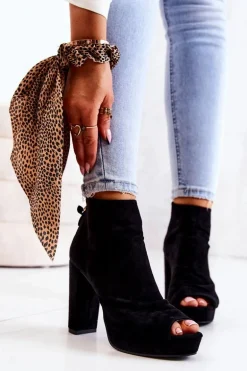 Botki Na Słupku Odkryte Palce Czarne Adore